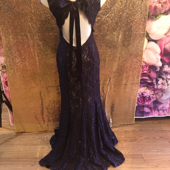 Burgundy Lace Dress - Prom/Formal - Picture 5 of 6